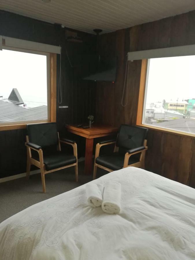 Hostal Plaza Chiloe Castro Dış mekan fotoğraf